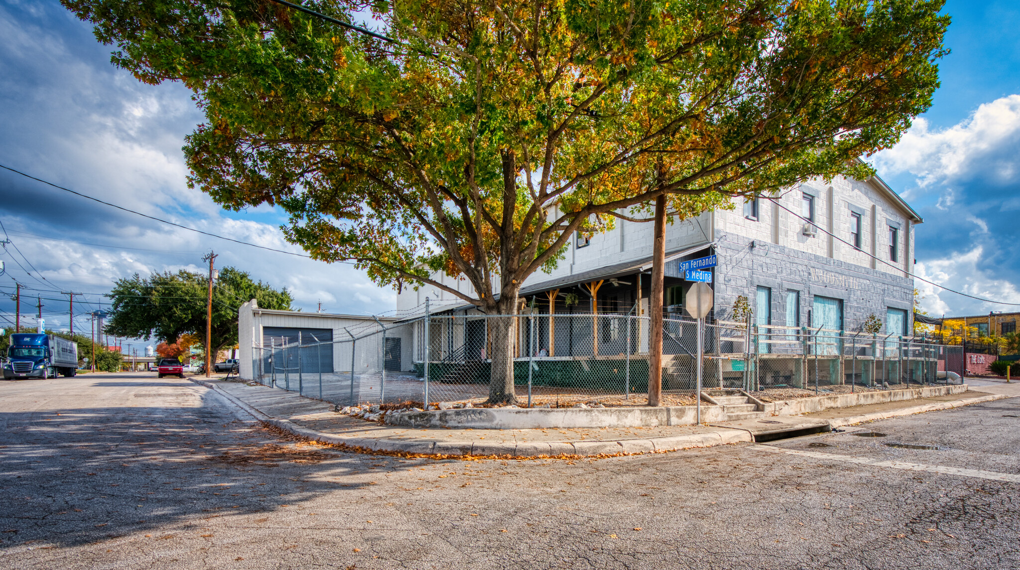 526 San Fernando St, San Antonio, TX à louer Photo du bâtiment- Image 1 de 12