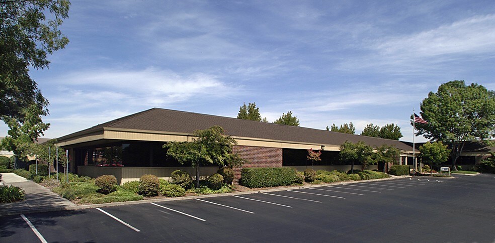 2600 Kitty Hawk Rd, Livermore, CA à louer - Photo du bâtiment - Image 1 de 1