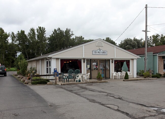 Plus de détails pour 8639 Main St, Honeoye, NY - Commerce de détail à vendre