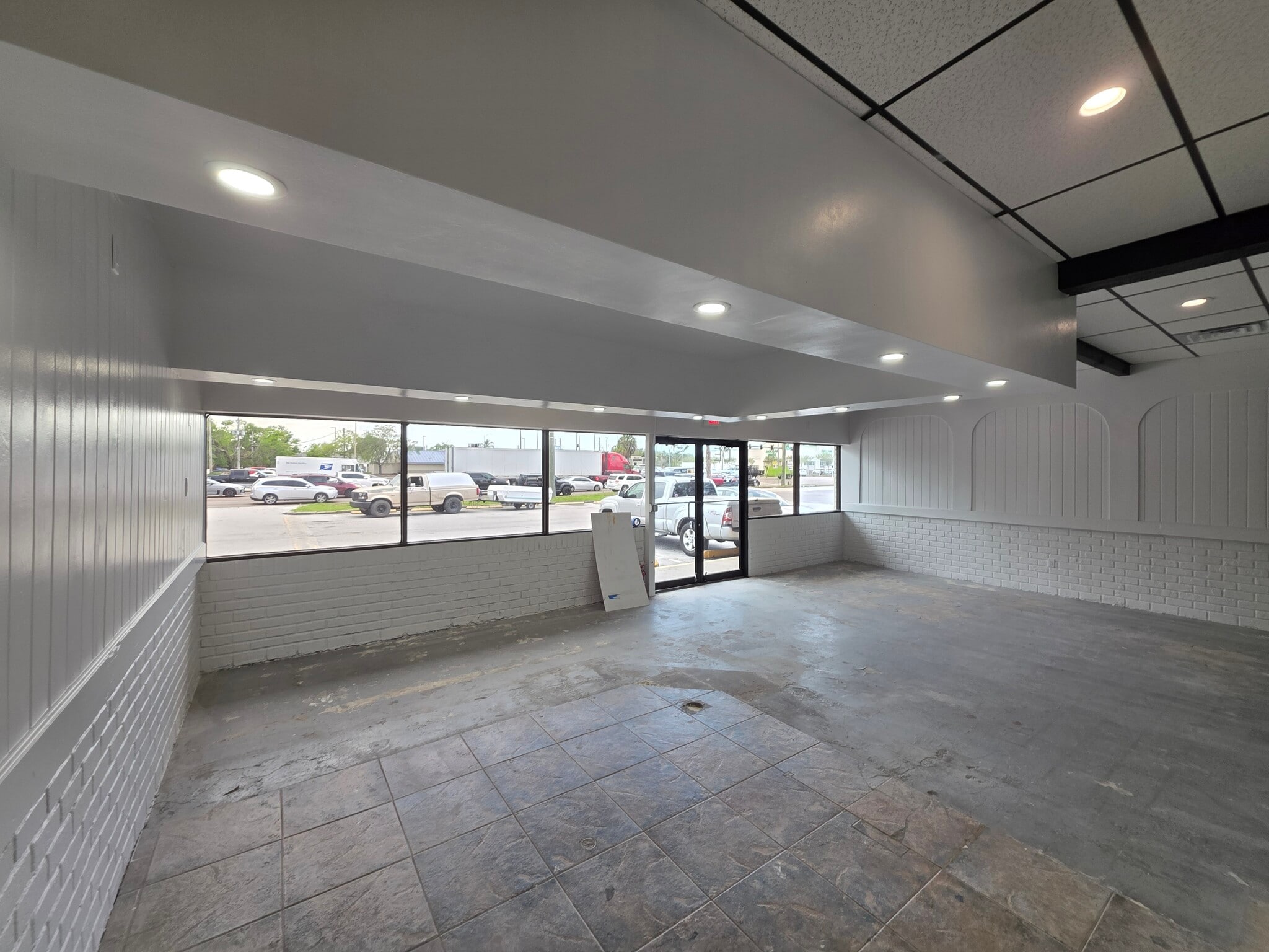 13355 Belcher Rd, Largo, FL for lease Interior Photo- Image 1 of 9
