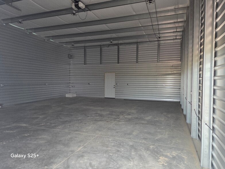 13 Ben Dr Suite 3, Moorcroft Wy 82721, Moorcroft, WY for lease - Building Photo - Image 3 of 6