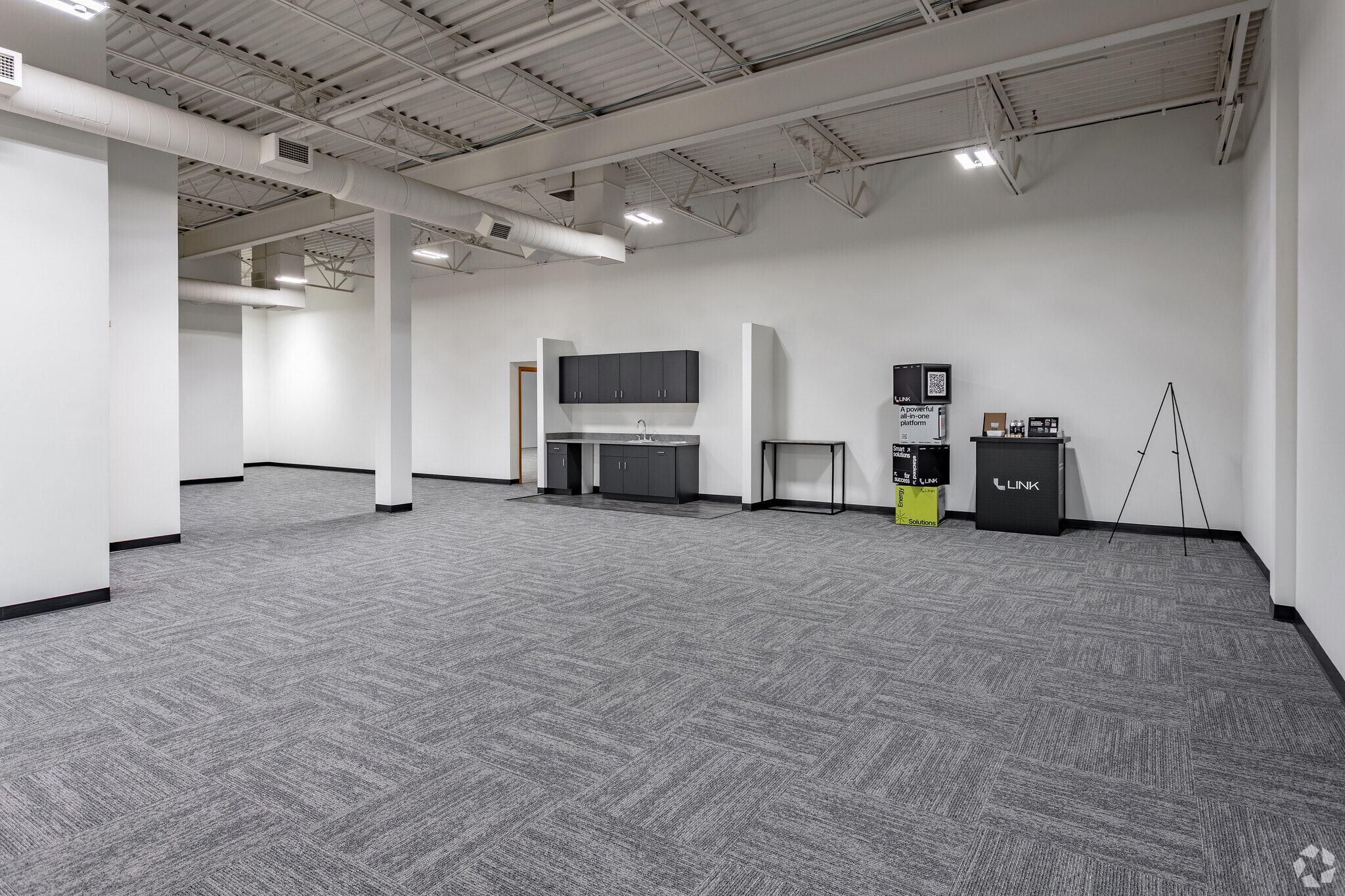 7850-7890 12th Ave E, Bloomington, MN à louer Photo intérieure- Image 1 de 6