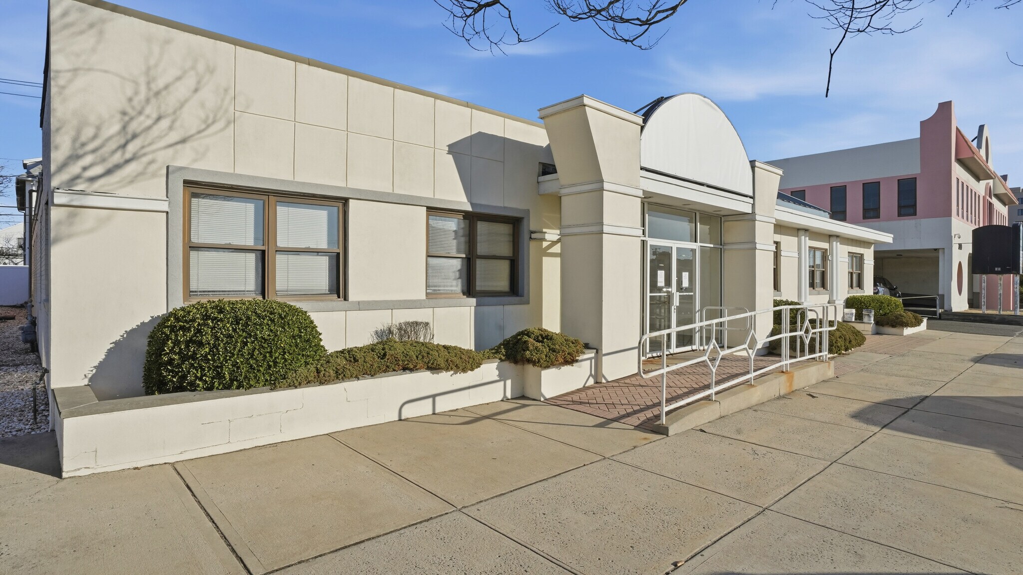 325 W Park Ave, Long Beach, NY à vendre Photo principale- Image 1 de 12