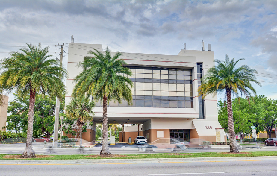 115 NW 167th St, North Miami Beach, FL for sale - Building Photo - Image 1 of 1