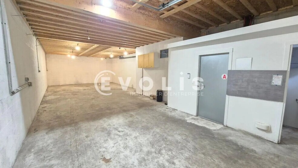 Flex in Saint-Soupplets for lease - Interior Photo - Image 1 of 9