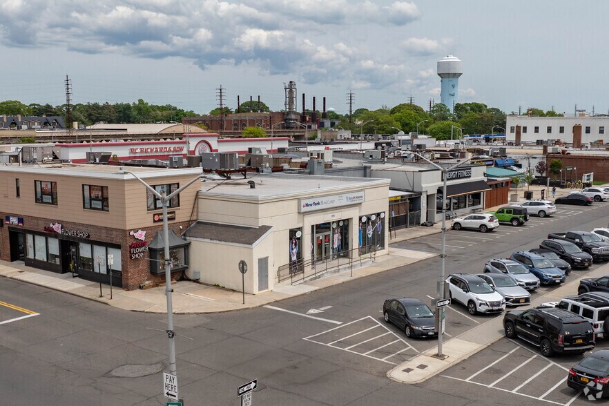 290 Sunrise Hwy, Rockville Centre, NY à louer - Photo du bâtiment - Image 2 de 5