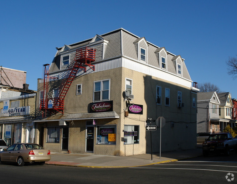 718 Broadway, Bayonne, NJ à vendre - Photo principale - Image 1 de 3