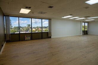 25 S Raymond Ave, Alhambra, CA à louer Photo intérieure- Image 2 de 4