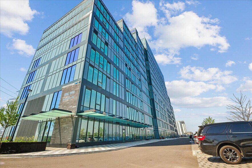 988 Martin Grove Rd, Toronto, ON for lease - Building Photo - Image 3 of 6