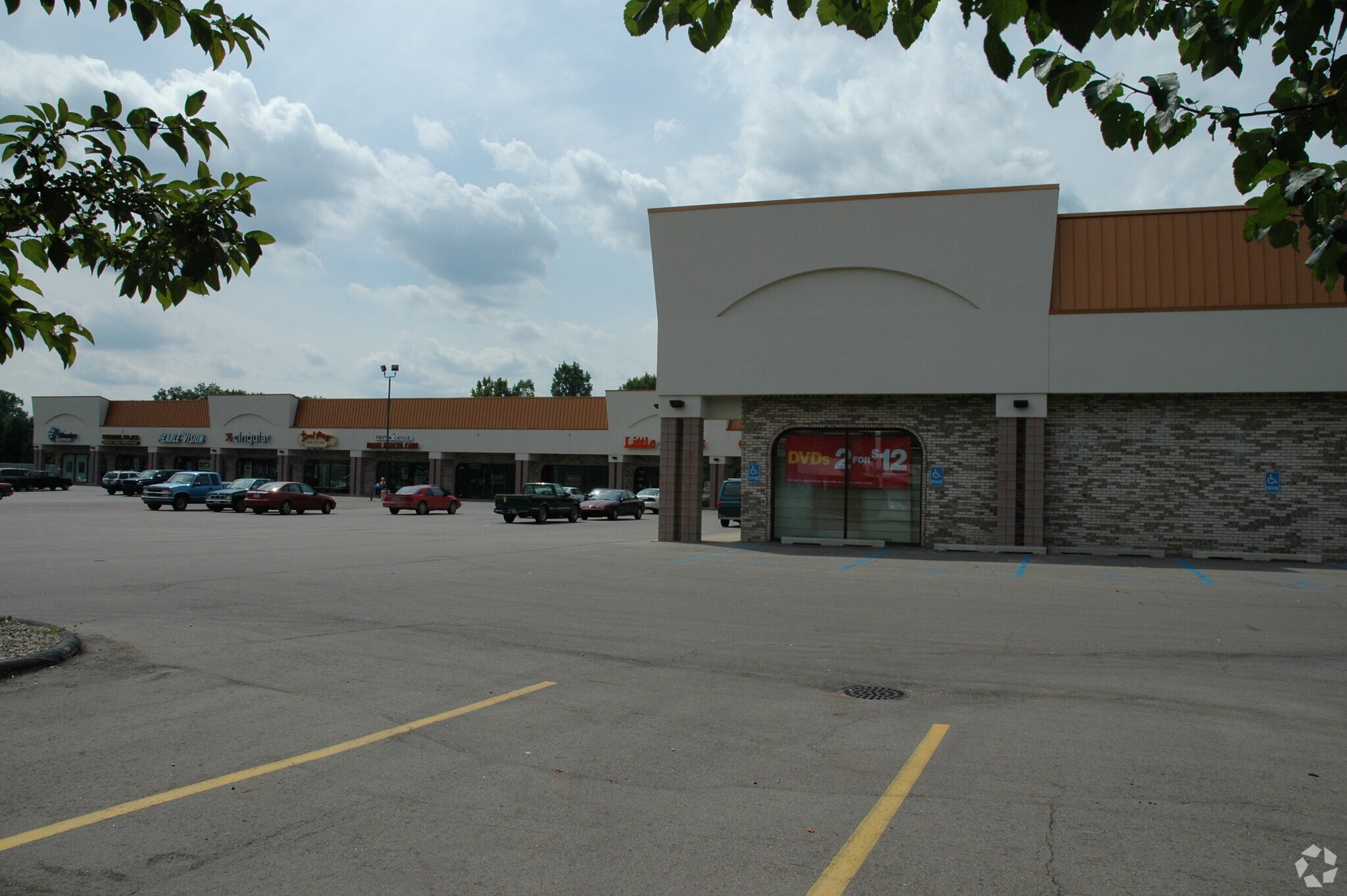 1421-1455 N Leroy St, Fenton, MI for lease Primary Photo- Image 1 of 12
