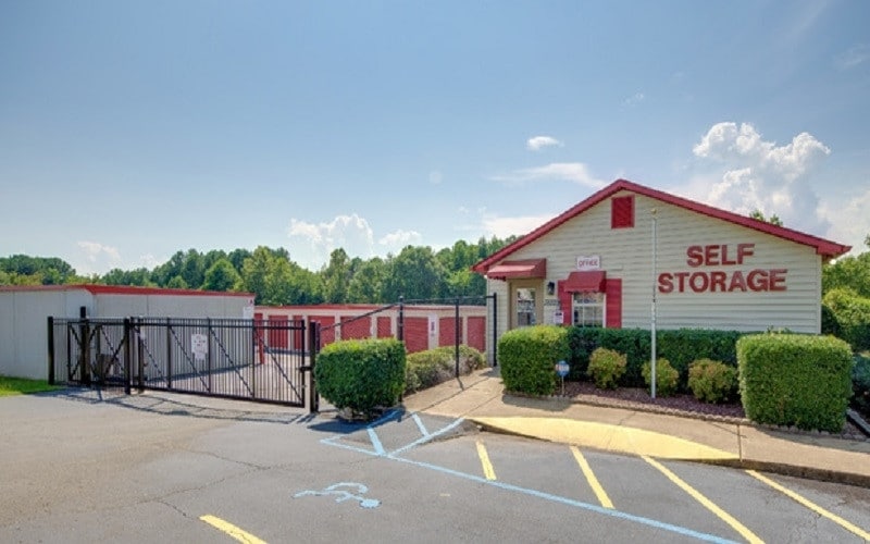 MyPlace Self Storage - Durham / Asheboro portfolio of 3 properties for sale on LoopNet.ca - Primary Photo - Image 3 of 9