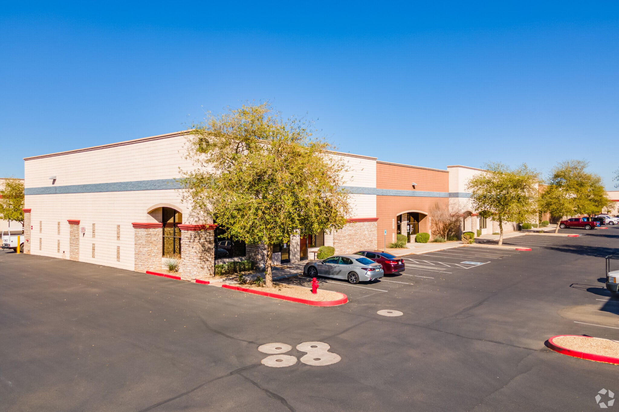 1050 N Fairway Dr, Avondale, AZ for lease Primary Photo- Image 1 of 6