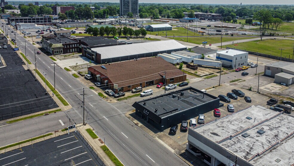 1200 Broadway St, Paducah, KY à louer - Photo du bâtiment - Image 1 de 35