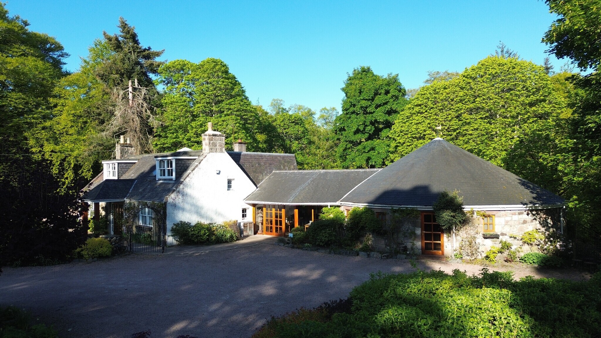 974 B, Banchory à louer Photo du bâtiment- Image 1 de 10