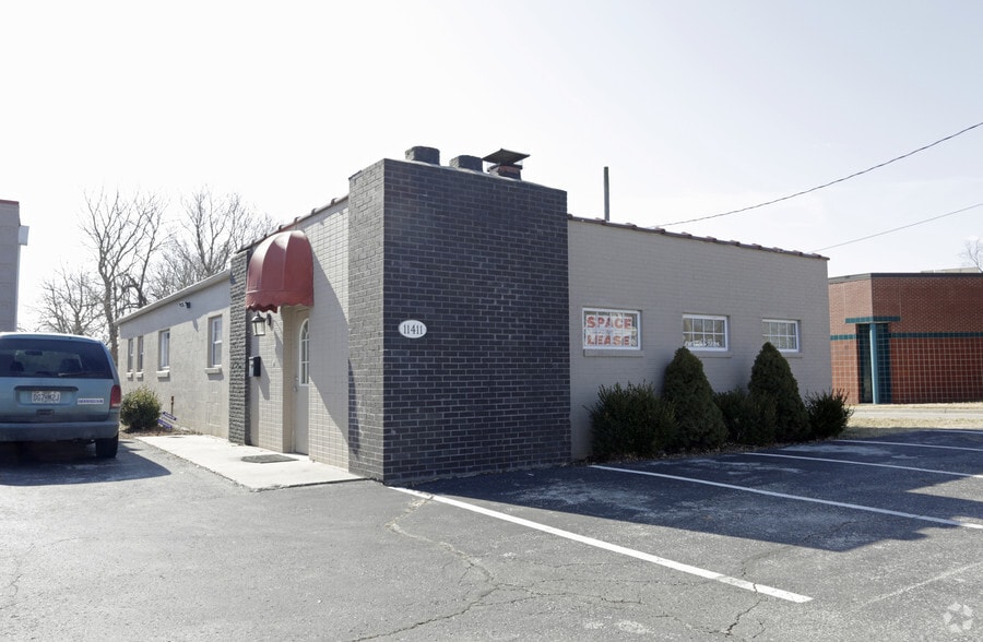 11411 E 23rd St S, Independence, MO for sale - Primary Photo - Image 1 of 17