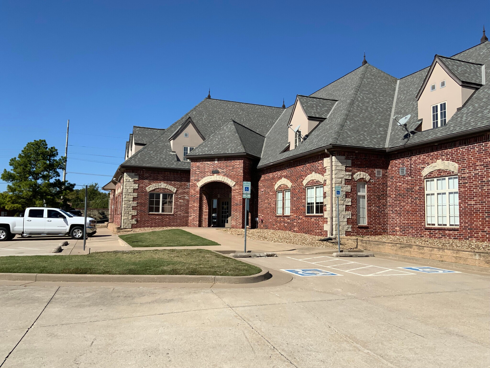 4800 W San Antonio St, Broken Arrow, OK à vendre Photo principale- Image 1 de 9