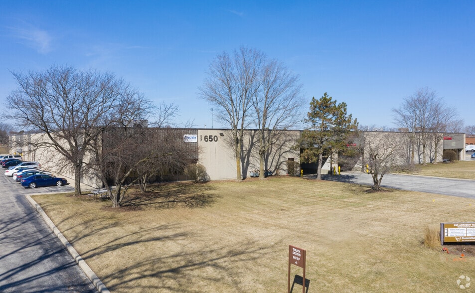 650 Anthony Trl, Northbrook, IL for lease - Primary Photo - Image 1 of 10