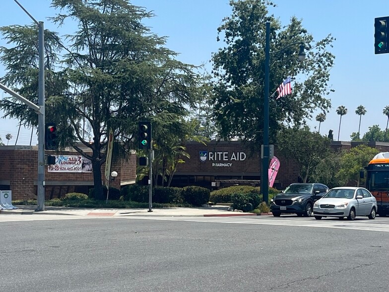 906 Fair Oaks Ave, South Pasadena, CA for lease - Building Photo - Image 2 of 9