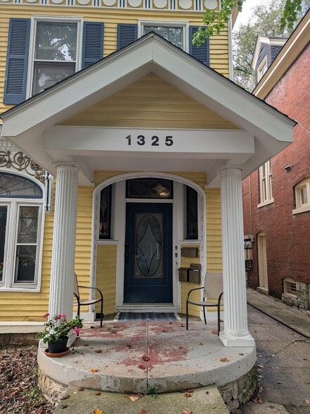 1325 Hepburn Ave, Louisville, KY à vendre - Photo du bâtiment - Image 2 de 34