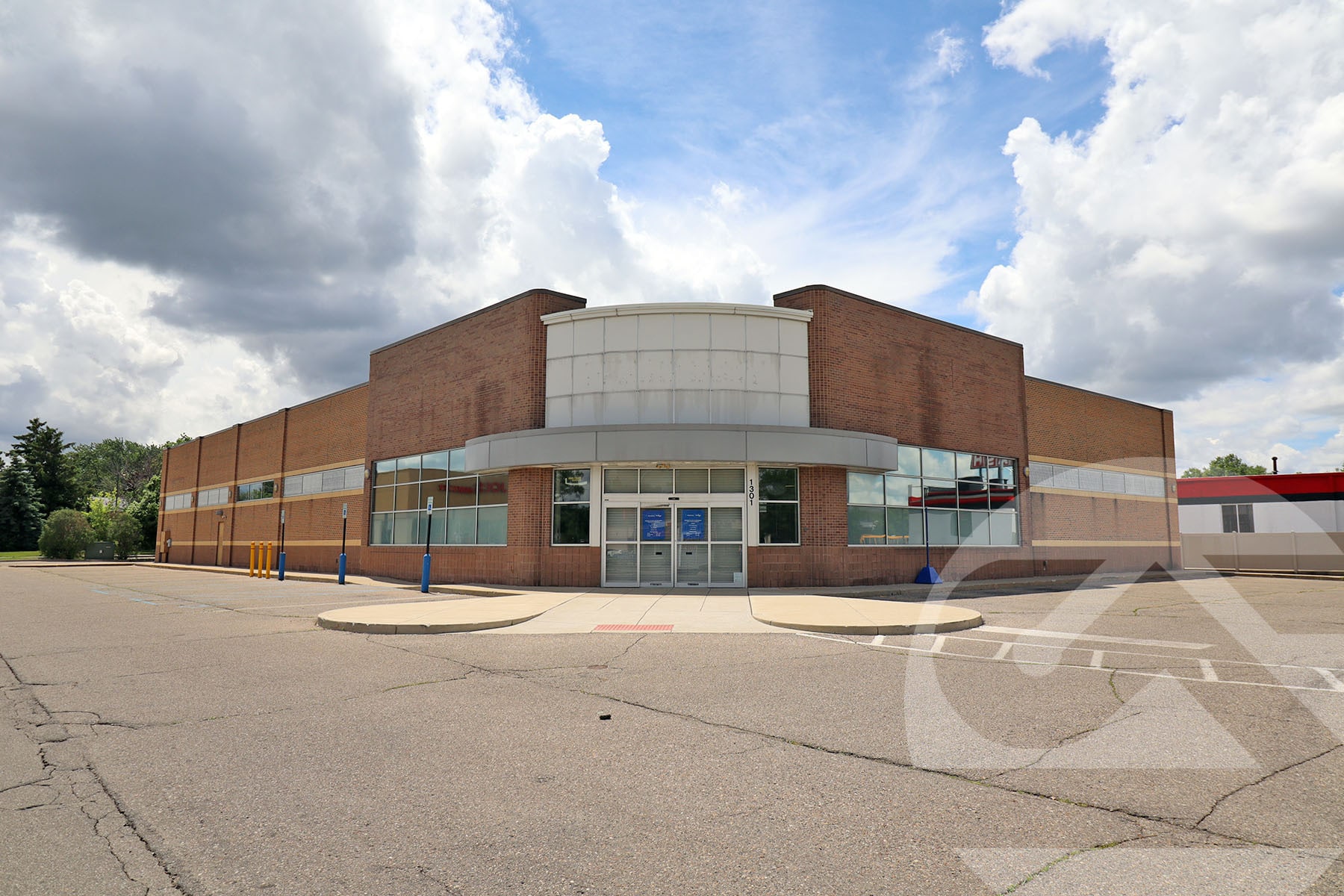 1301 W 14 Mile Rd, Clawson, MI for lease Building Photo- Image 1 of 22
