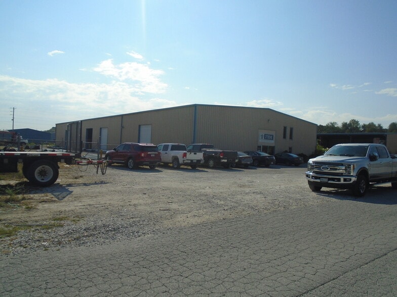 2140 N Bristol Ln, Nixa, MO for lease - Building Photo - Image 3 of 6