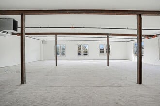 2517 Bull St, Savannah, GA for lease Interior Photo- Image 2 of 3