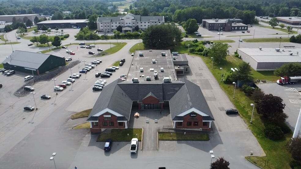 264 Civic Center Dr, Augusta, ME à louer - Photo du bâtiment - Image 1 de 4