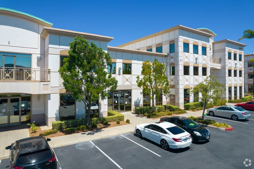 27290 Madison Ave, Temecula, CA à louer - Photo du bâtiment - Image 3 de 14