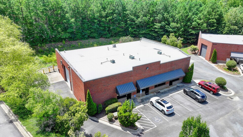 4325 Creek Park Dr, Suwanee, GA à vendre - Photo du bâtiment - Image 2 de 24