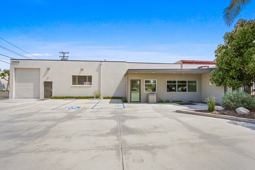 13205 Lakeland Rd, Santa Fe Springs, CA for sale - Building Photo - Image 2 of 7