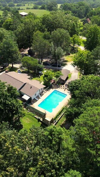 621 Court St, Jasper, AR à vendre - Vidéo sur l’inscription commerciale - Image 2 de 61
