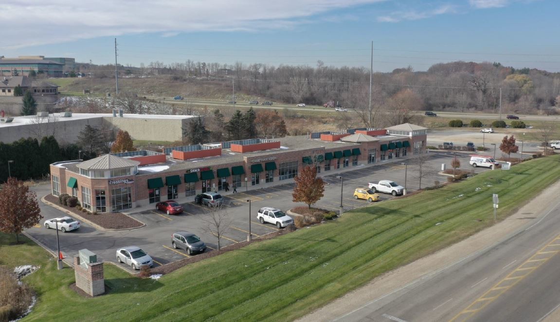 Watertown Rd, Pewaukee, WI for lease Building Photo- Image 1 of 11