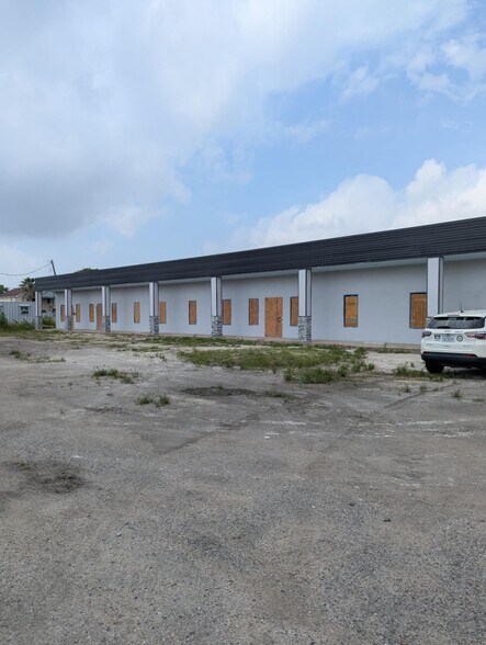 13502 Almeda Road, Houston, TX à louer - Photo du bâtiment - Image 1 de 6