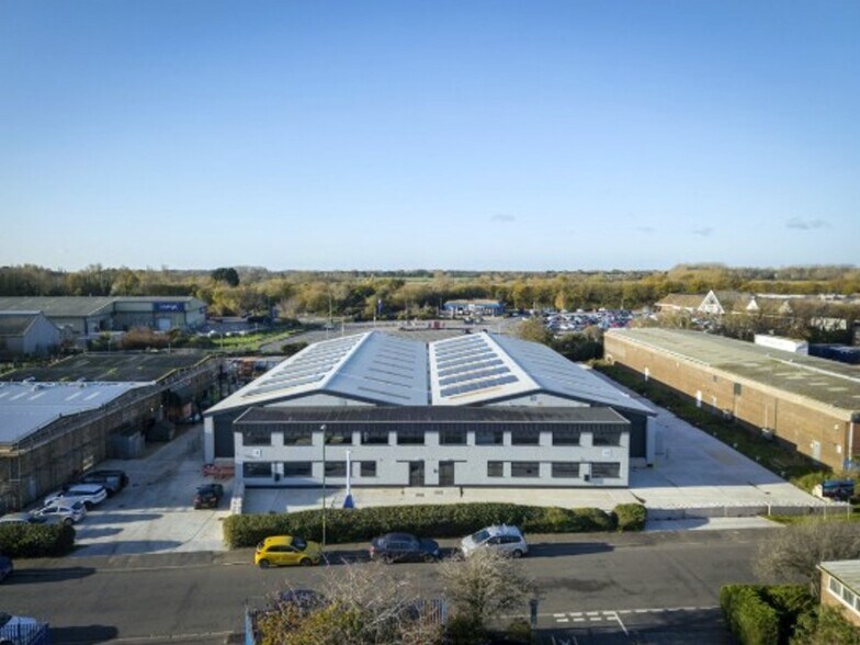 Arndale Rd, Littlehampton à louer - Photo du bâtiment - Image 3 de 3