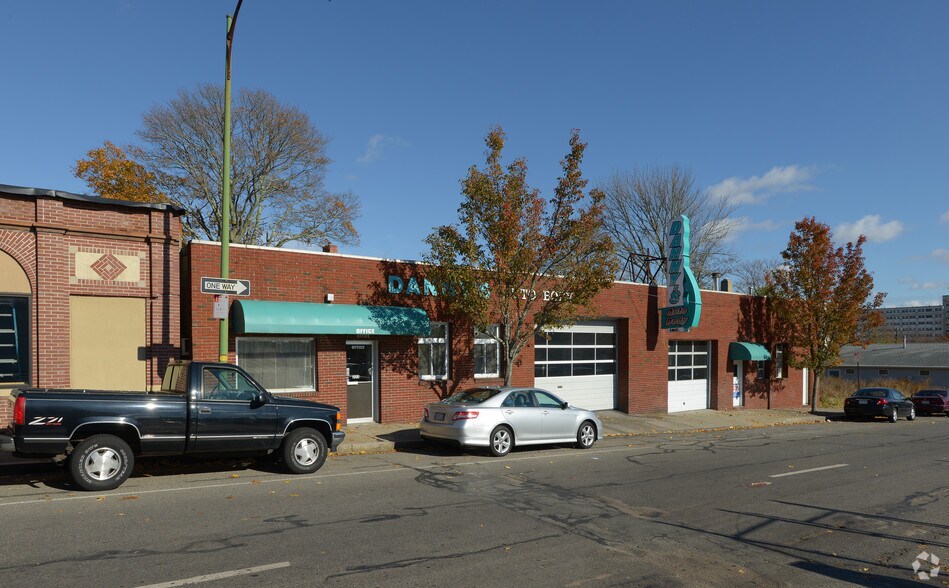225 Kempton St, New Bedford, MA for sale - Building Photo - Image 2 of 2