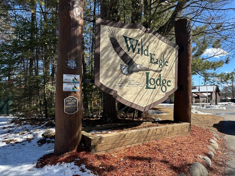 4443 Chain O Lakes Rd, Eagle River, WI for lease - Building Photo - Image 2 of 12