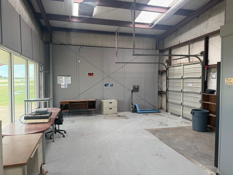419 Enterprise Blvd, Hewitt, TX à louer - Photo du bâtiment - Image 3 de 5