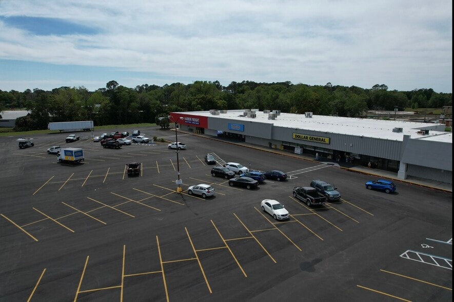 817-837 S Walnut St, Starke, FL for lease - Building Photo - Image 3 of 14