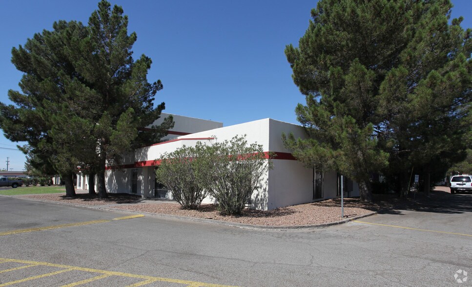 6501 Boeing Dr, El Paso, TX à louer - Photo du bâtiment - Image 3 de 6