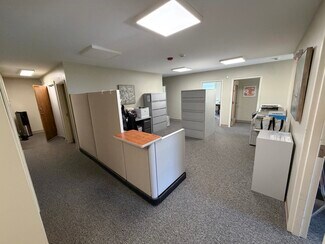 Plus de détails pour 144 Thadeus St, South Portland, ME - Plusieurs types d'espaces à louer