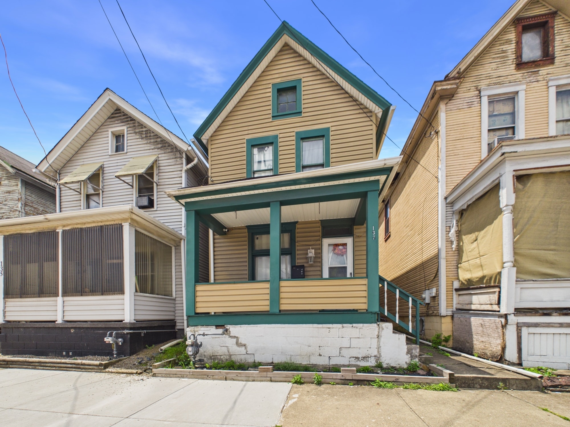 137 McKean Ave, Charleroi, PA for sale Primary Photo- Image 1 of 2