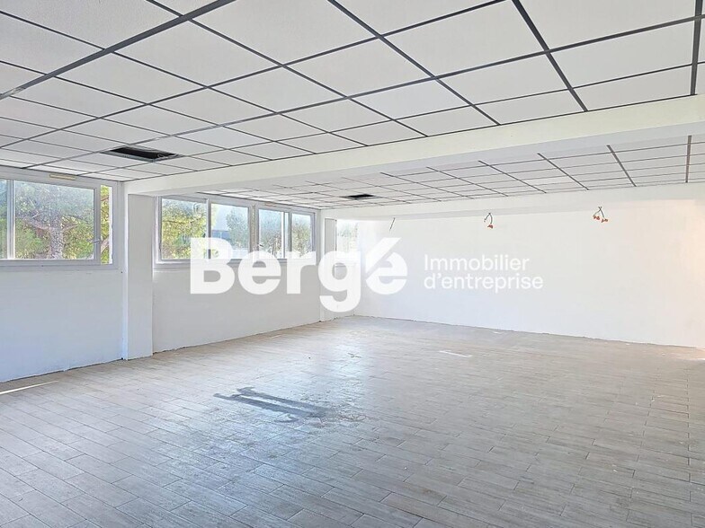 Office in Cannes for sale - Interior Photo - Image 3 of 11