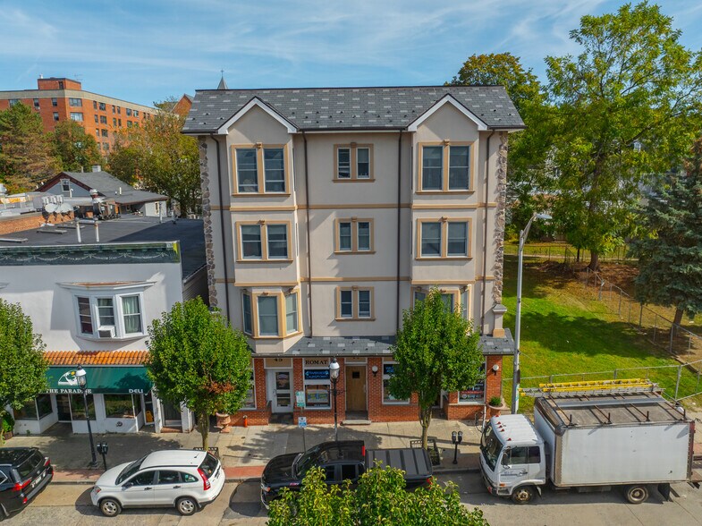 45-47 Spring St, Ossining, NY à vendre - Photo du bâtiment - Image 1 de 17