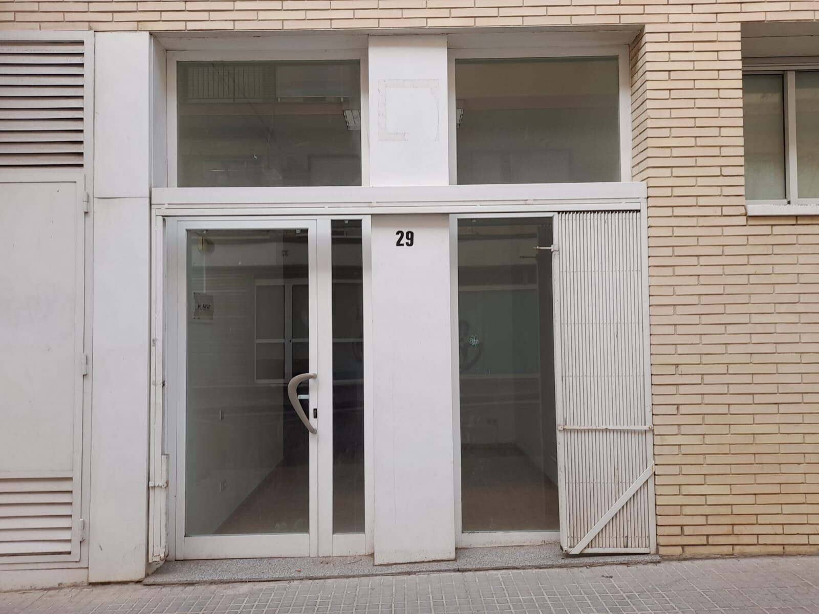 Commerce de détail dans Esplugues de Llobregat, Barcelona à louer Photo intérieure- Image 1 de 11