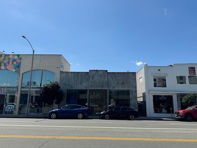 8262 Melrose Ave, Los Angeles, CA à louer - Photo du bâtiment - Image 3 de 12