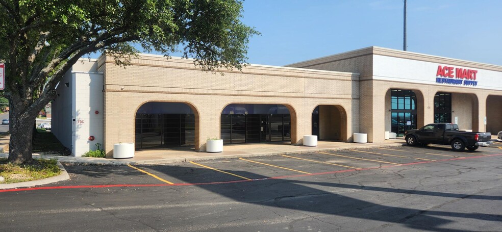 6202 NW Loop 410, San Antonio, TX for lease - Building Photo - Image 1 of 13