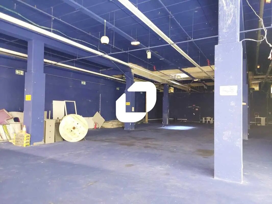 Retail in Vélizy-Villacoublay for lease Building Photo- Image 1 of 5