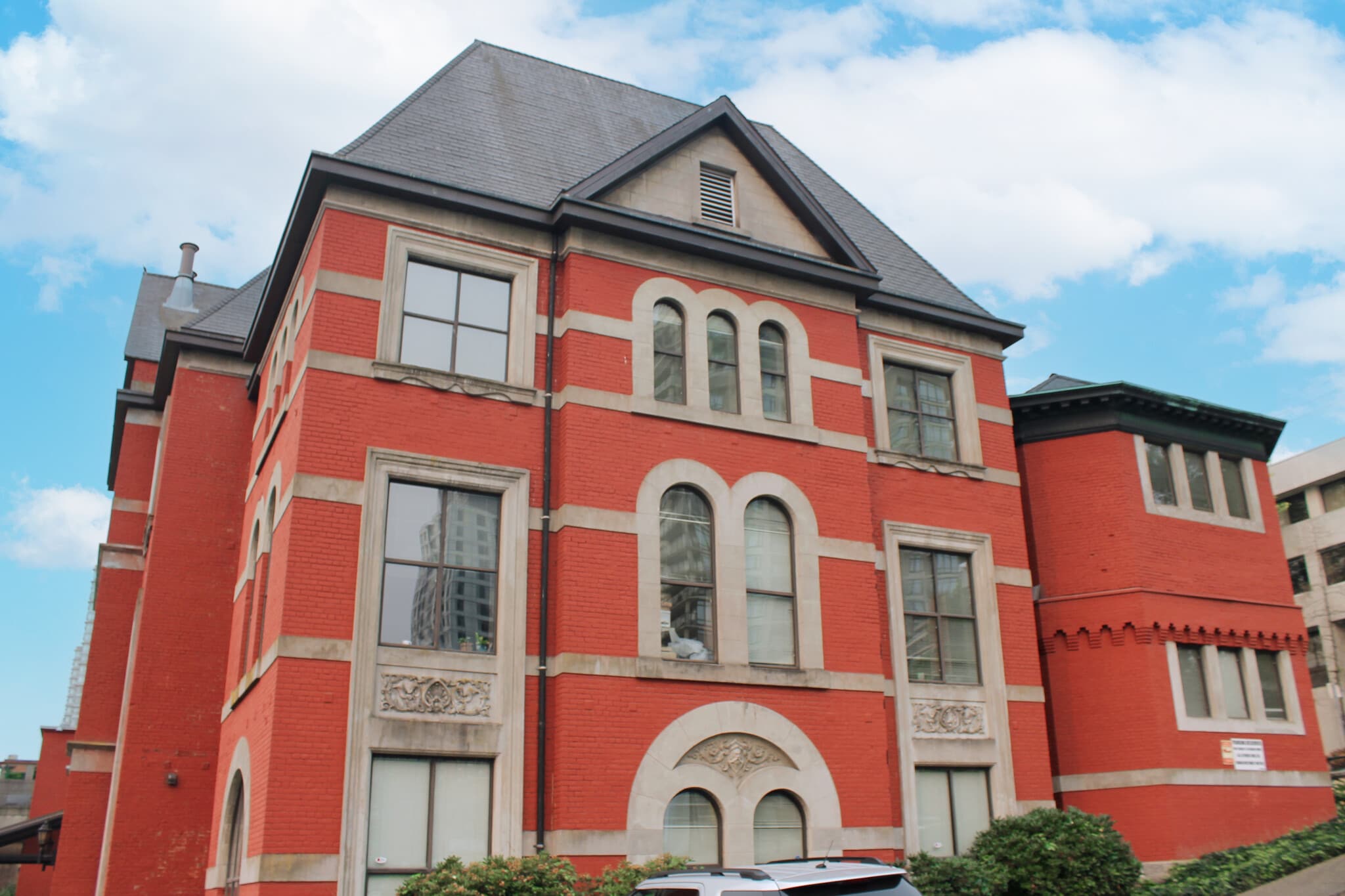 668 Carnarvon St, New Westminster, BC for lease Building Photo- Image 1 of 3