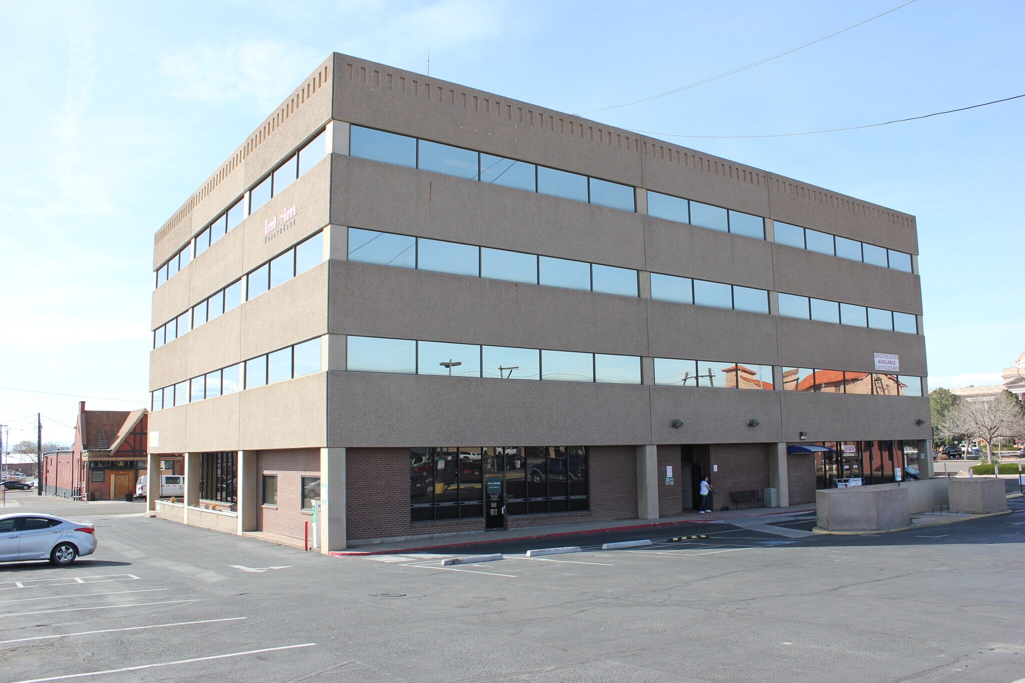 720 N Main St, Pueblo, CO à louer Photo du bâtiment- Image 1 de 15