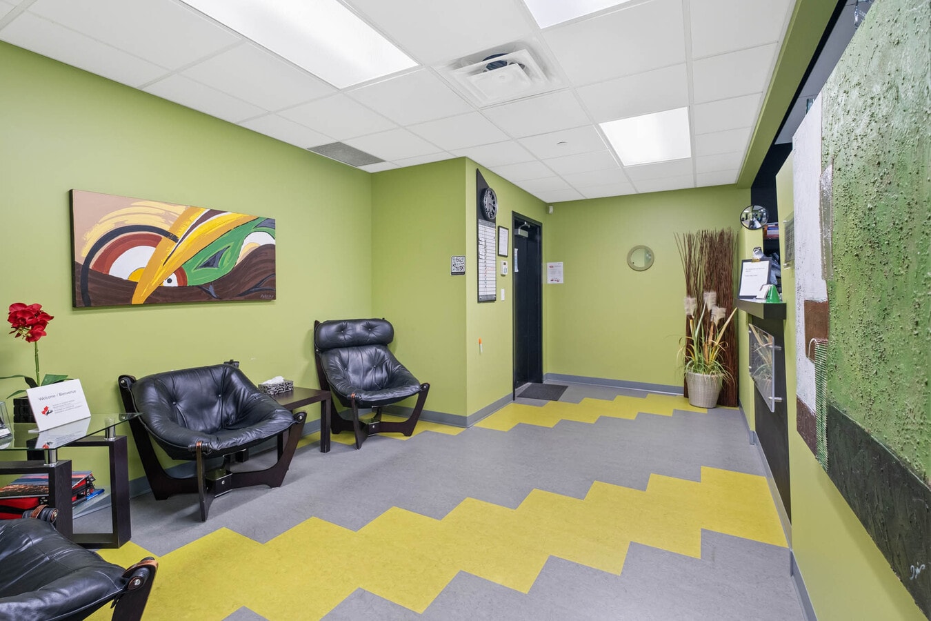 2040 Springfield Rd, Kelowna, BC V1Y 9N7 - Unit 201 - - Interior Photo - Image 2 of 13